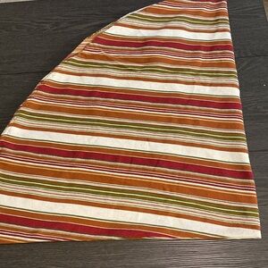 Target Home Oval/round table cloth. 100% cotton. Fall colors.